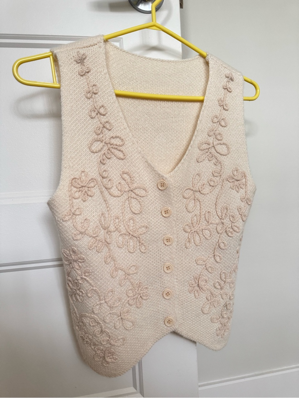 Cream Embroidered V-Neck Sweater Vest - Western cowgirl